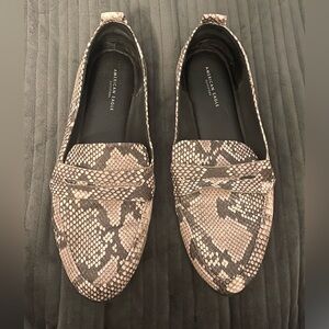 American eagle snakeskin loafers size 8